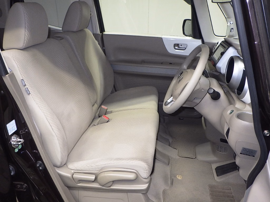HONDA N-BOX SLASH