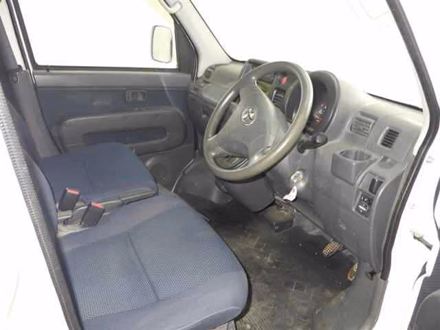 TOYOTA PIXIS VAN