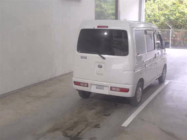 TOYOTA PIXIS VAN