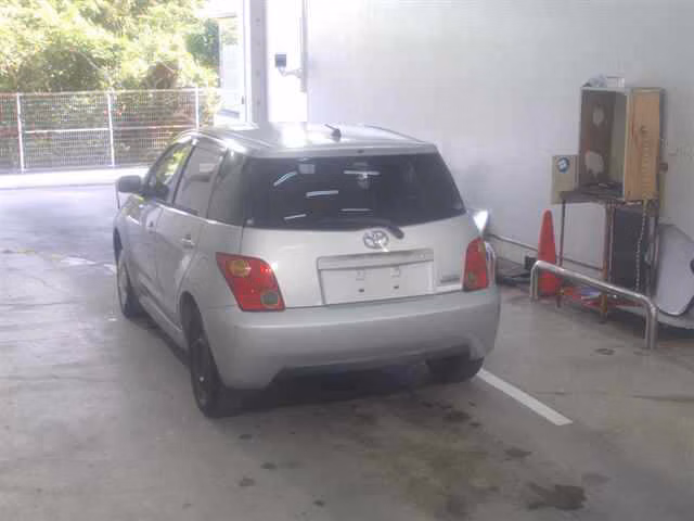 TOYOTA IST