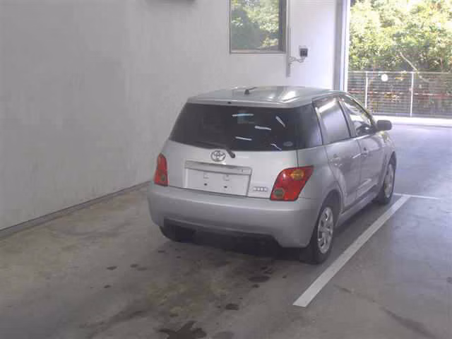 TOYOTA IST