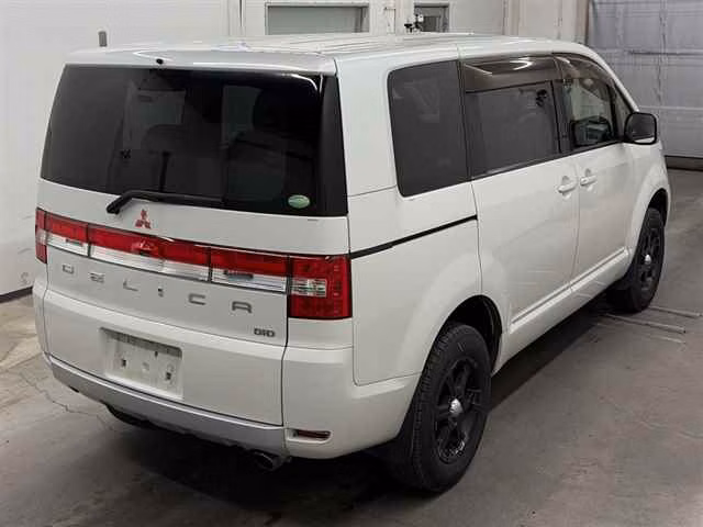 MITSUBISHI DELICA D:5