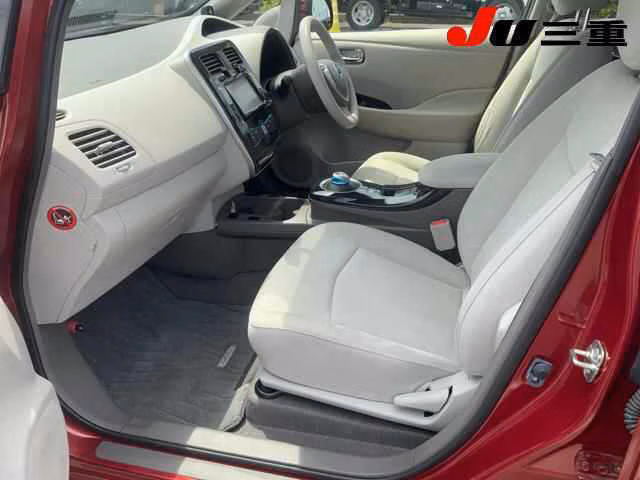 NISSAN LEAF