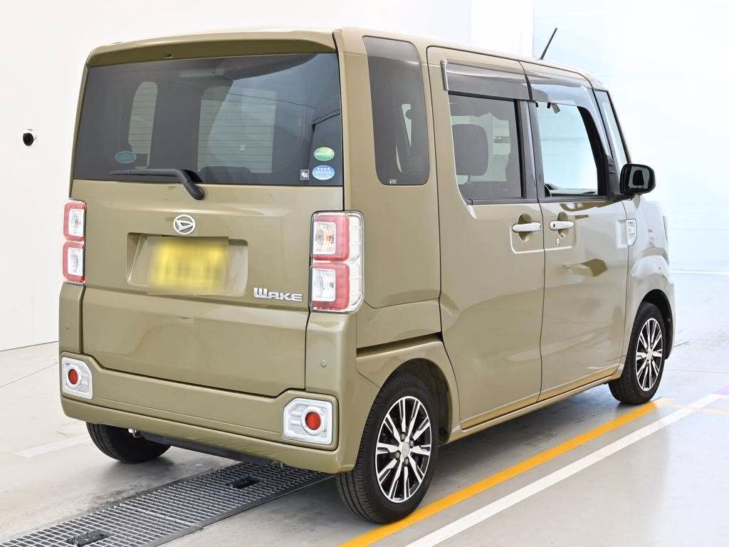 DAIHATSU WAKE