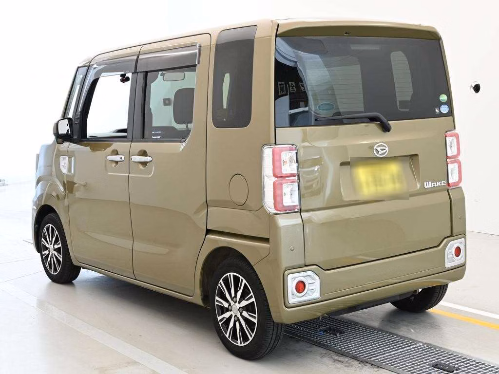 DAIHATSU WAKE