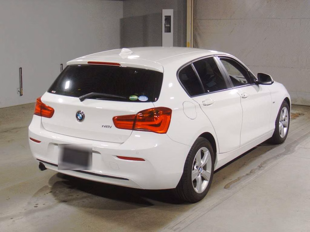 BMW 1-SERIES