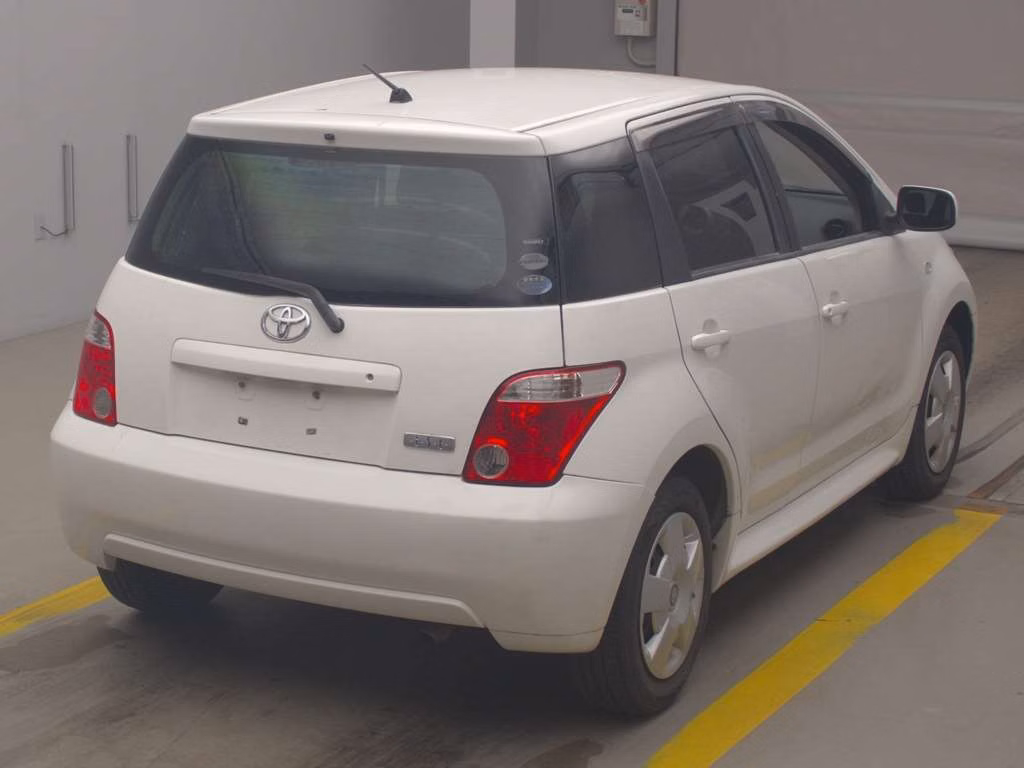 TOYOTA IST