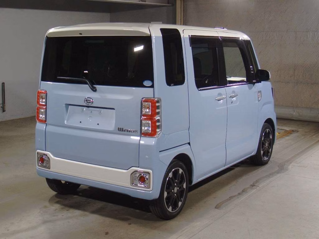 DAIHATSU WAKE