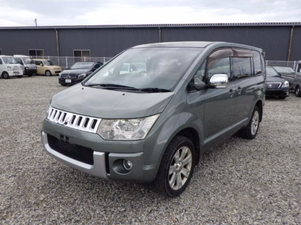 MITSUBISHI DELICA D:5