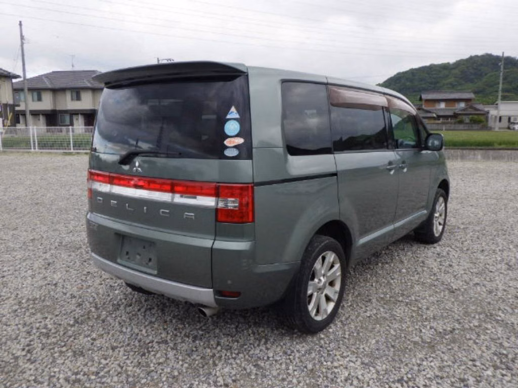 MITSUBISHI DELICA D:5
