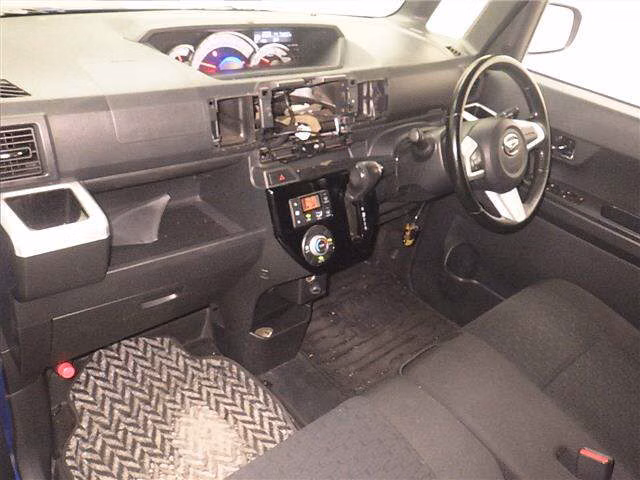 DAIHATSU WAKE