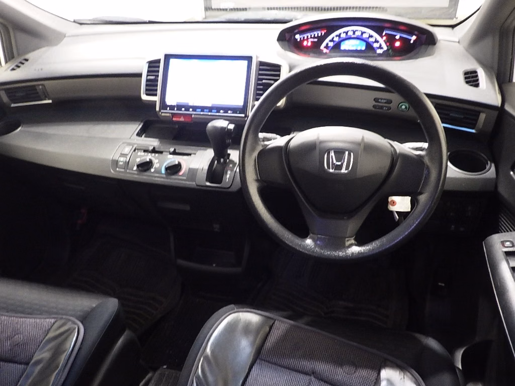 HONDA FREED SPIKE