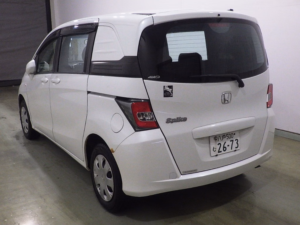 HONDA FREED SPIKE