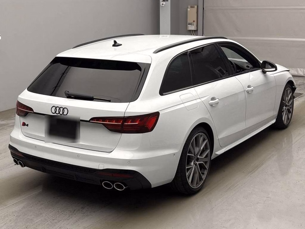 AUDI S4