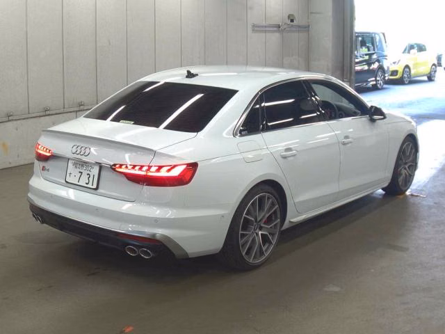 AUDI S4