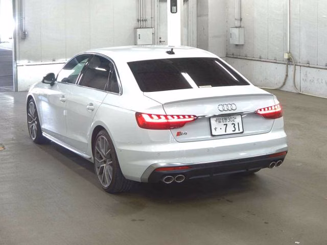 AUDI S4