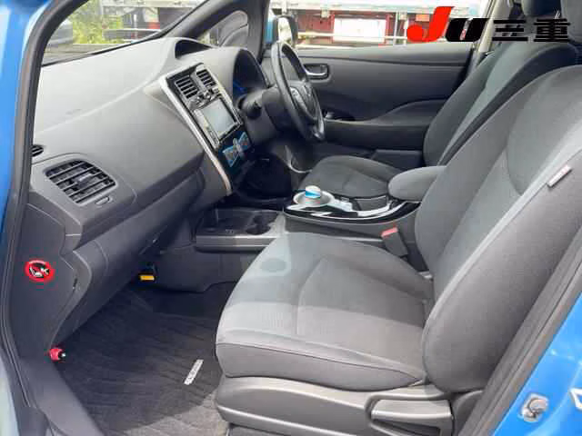 NISSAN LEAF