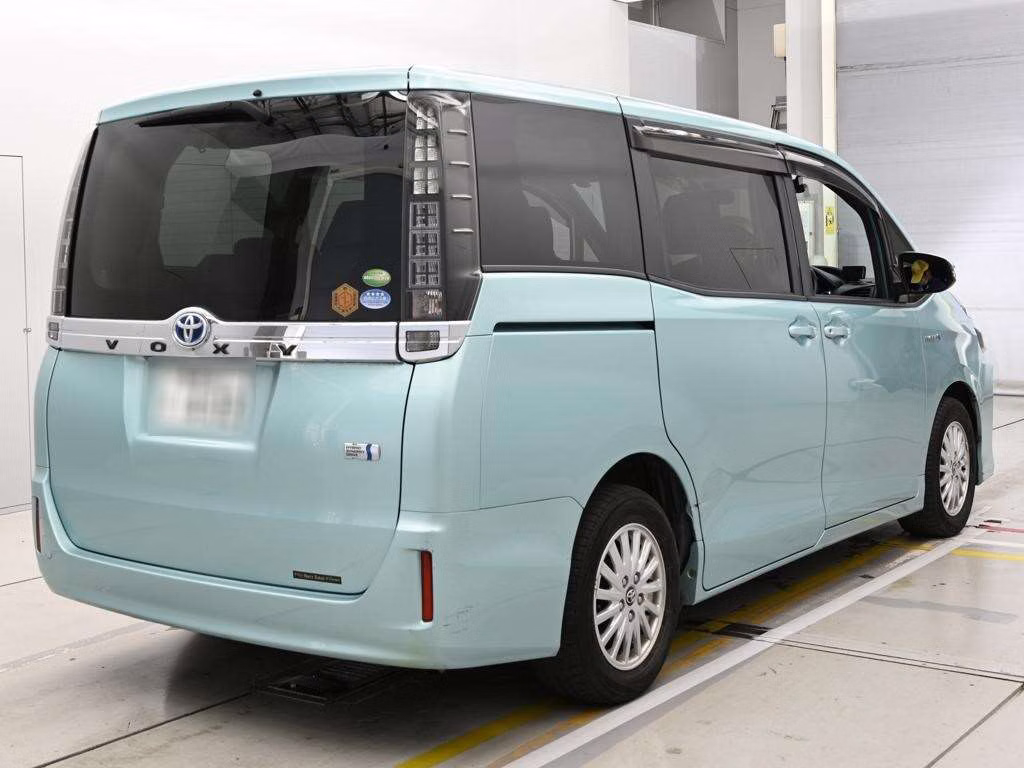 TOYOTA VOXY