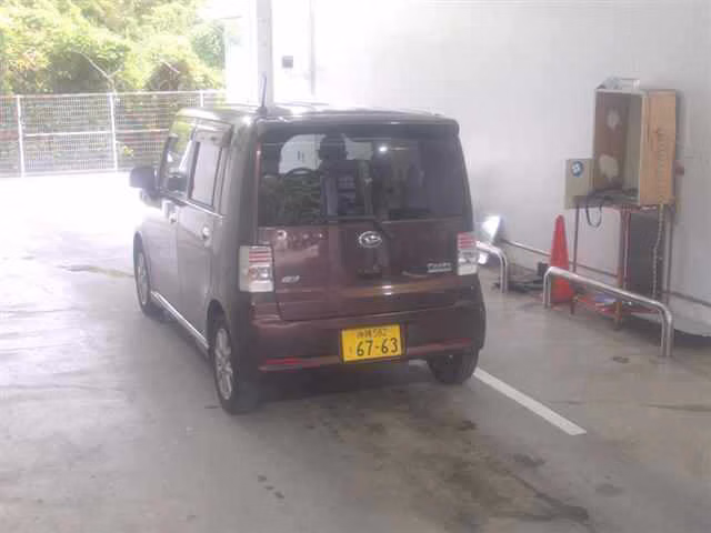 DAIHATSU MOVE CONTE