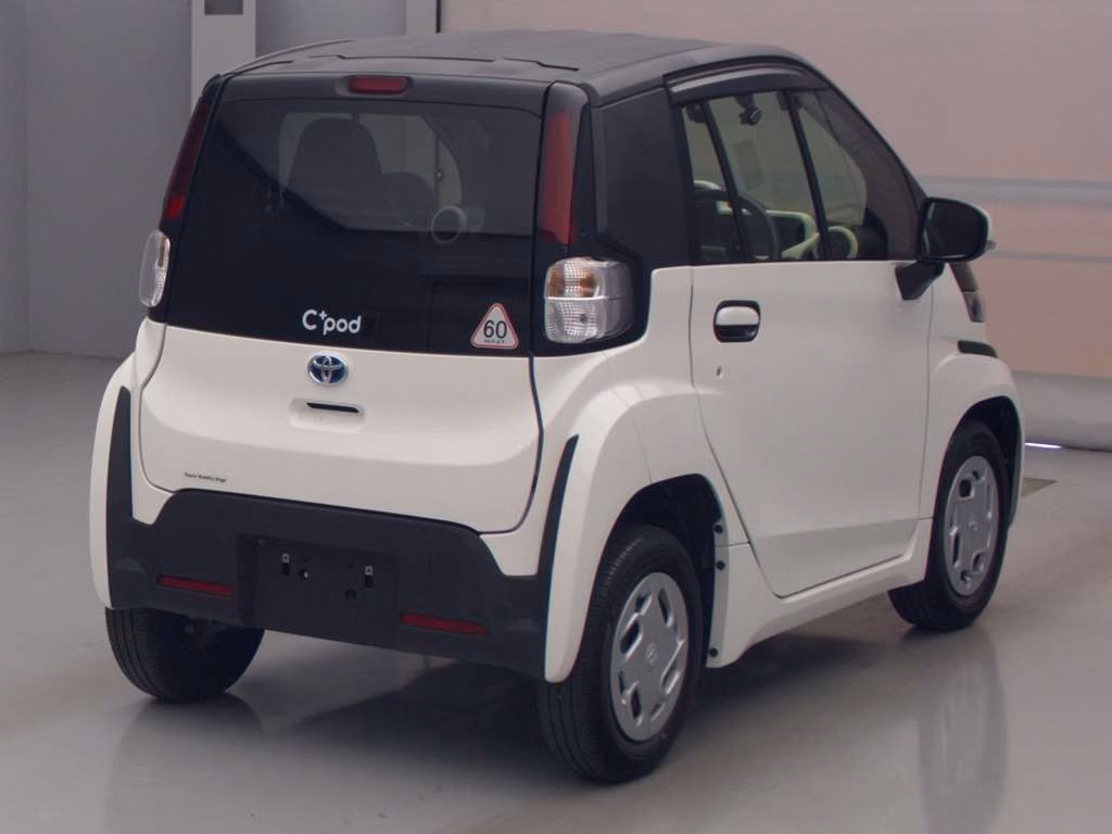 TOYOTA C+POD