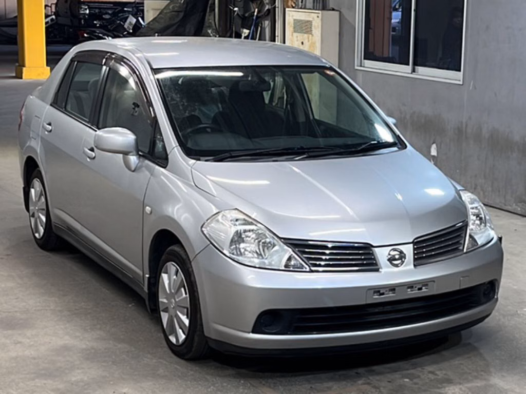 NISSAN TIIDA LATIO
