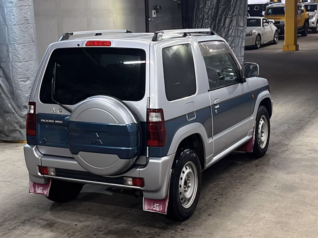 MITSUBISHI PAJERO MINI