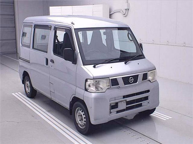 NISSAN NV100 CLIPPER
