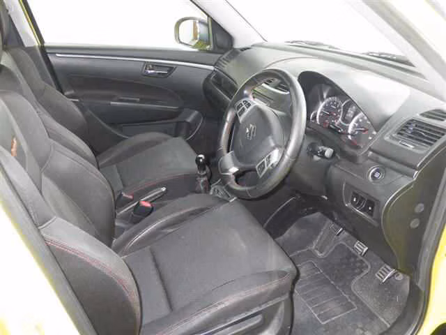 SUZUKI SWIFT