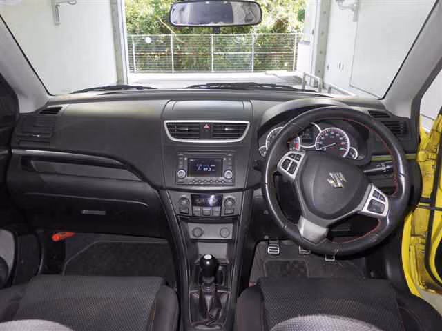 SUZUKI SWIFT