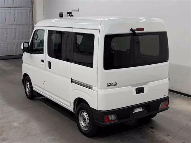 TOYOTA PIXIS VAN