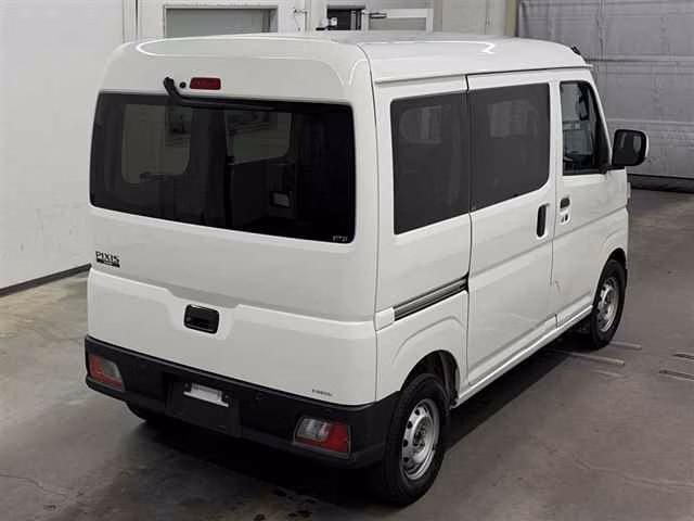 TOYOTA PIXIS VAN