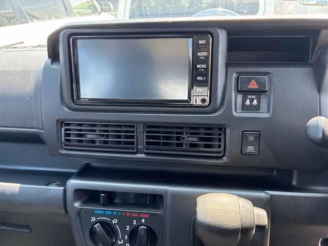 TOYOTA PIXIS VAN