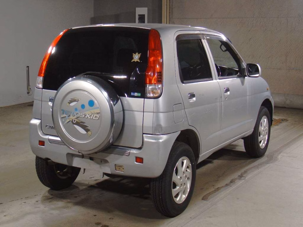 DAIHATSU TERIOS KID
