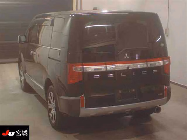 MITSUBISHI DELICA D:5