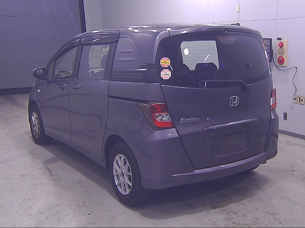 HONDA FREED SPIKE