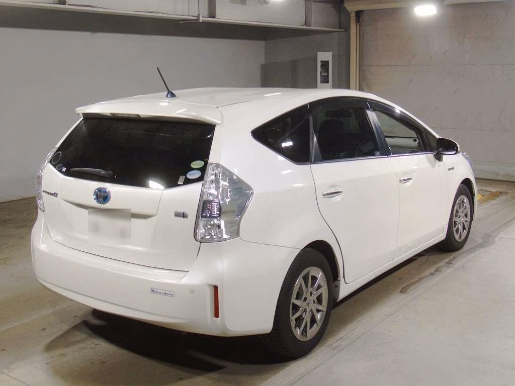 TOYOTA PRIUS ALPHA