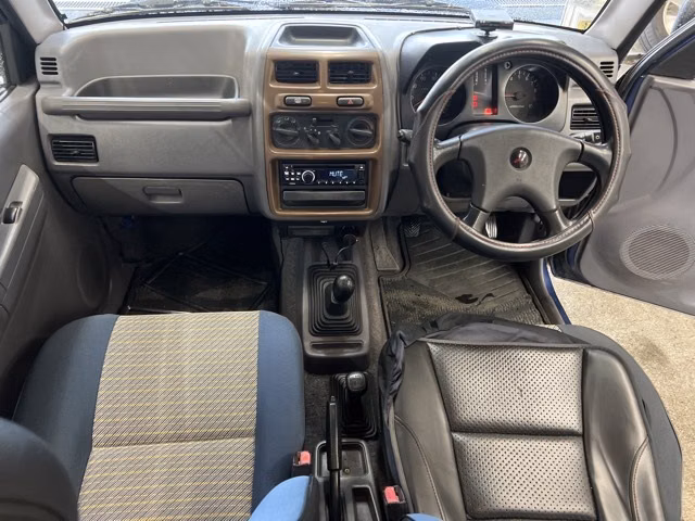 MITSUBISHI PAJERO MINI