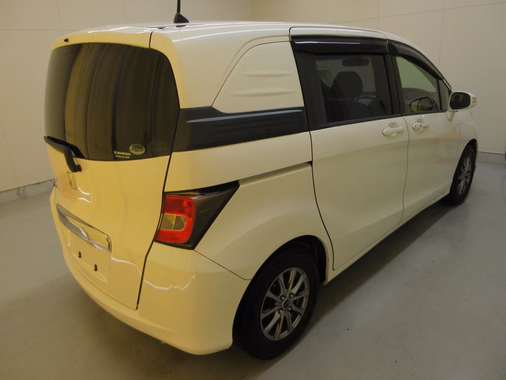HONDA FREED SPIKE