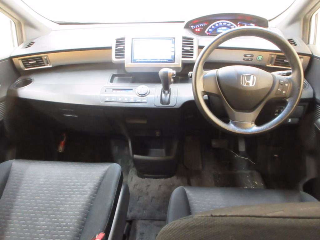 HONDA FREED SPIKE