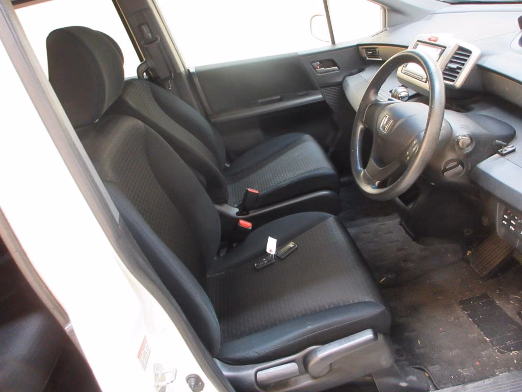 HONDA FREED SPIKE