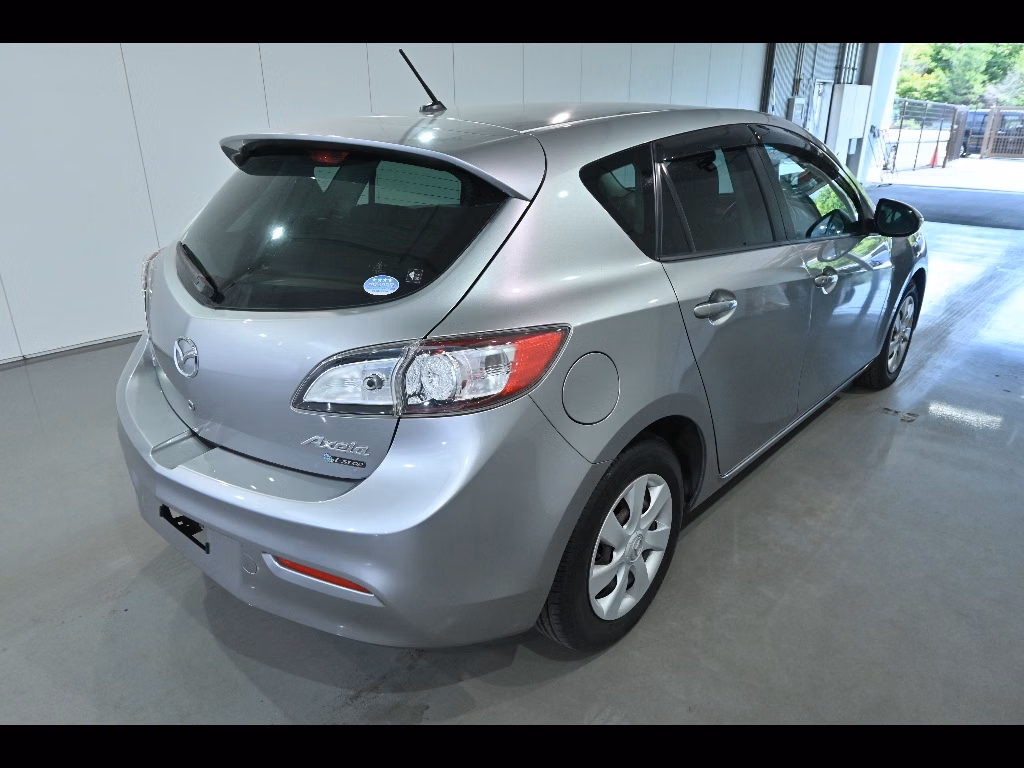 MAZDA AXELA