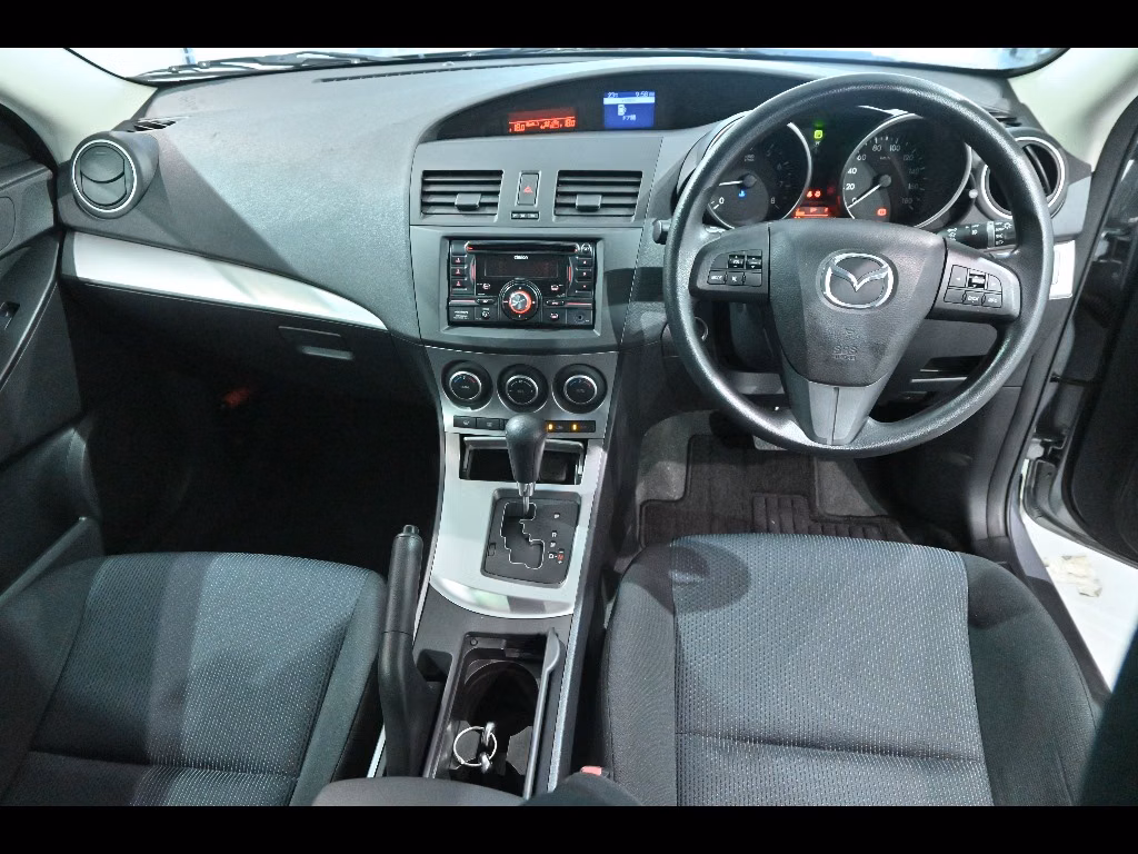 MAZDA AXELA