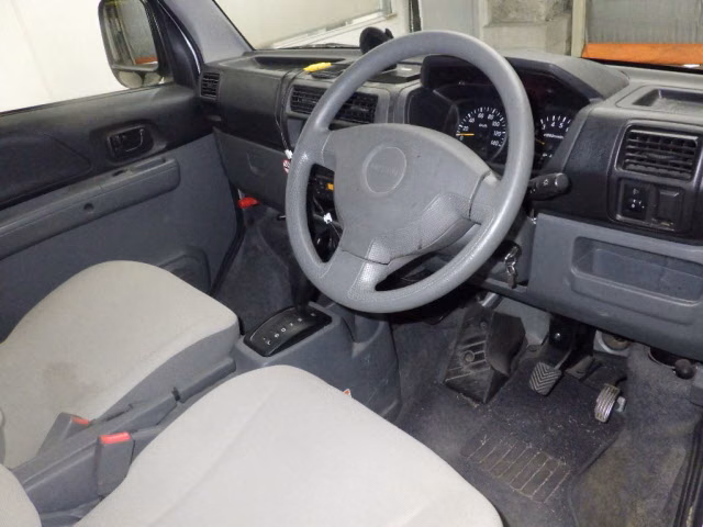 NISSAN CLIPPER