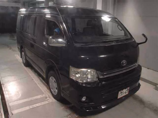 TOYOTA HIACE