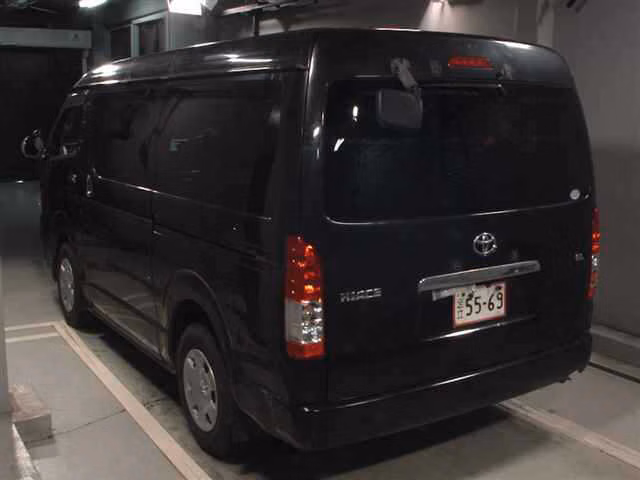 TOYOTA HIACE