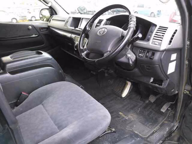 TOYOTA HIACE