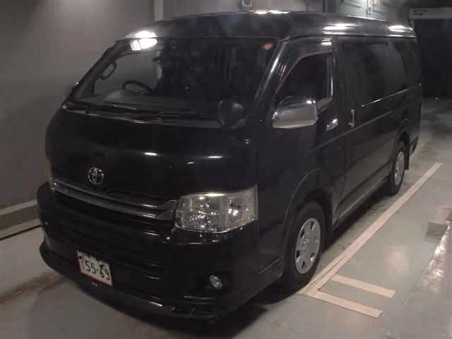 TOYOTA HIACE
