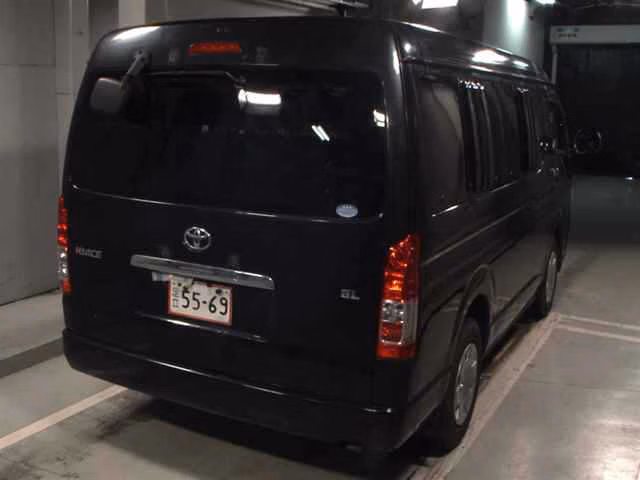 TOYOTA HIACE