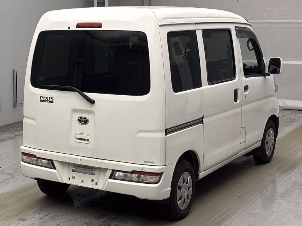 TOYOTA PIXIS VAN