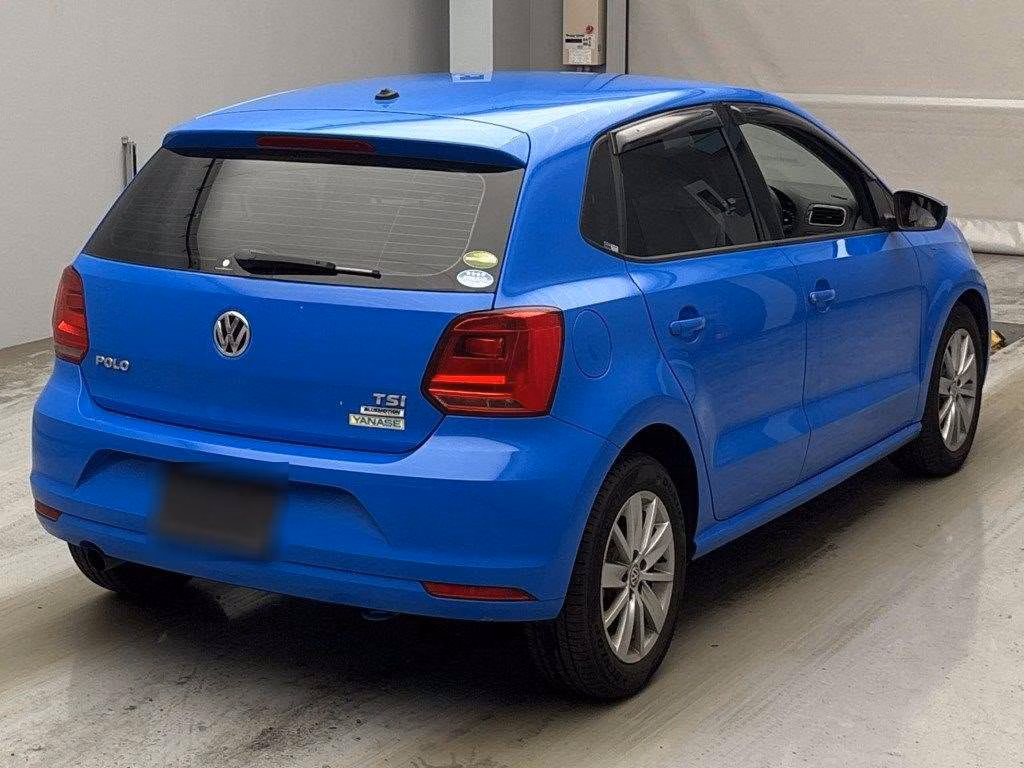 VOLKSWAGEN POLO